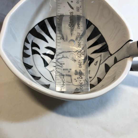 Unique Pier One Cat Mug Black White Vintage Retired Marked P1 - Picture 12 of 15